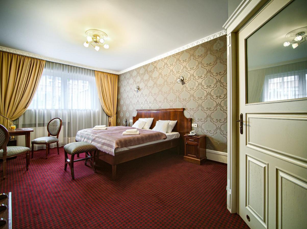 ApartHotel Hubertus Bialystok Bagian luar foto